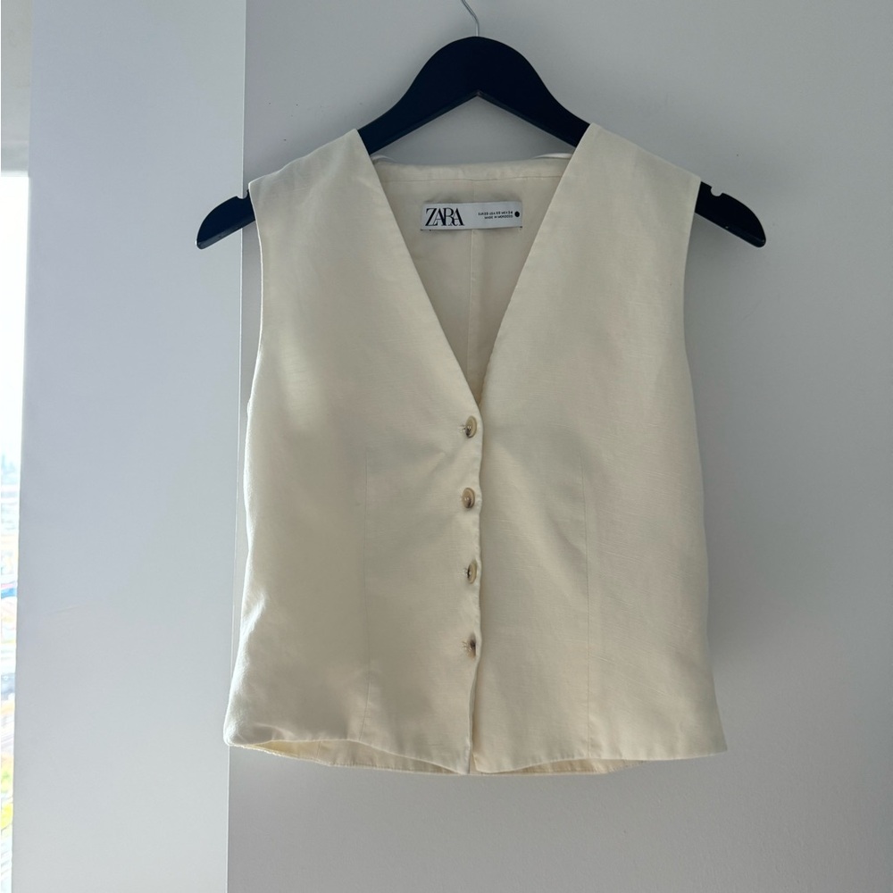 Zara Button Front Vest - Picture 3 of 7